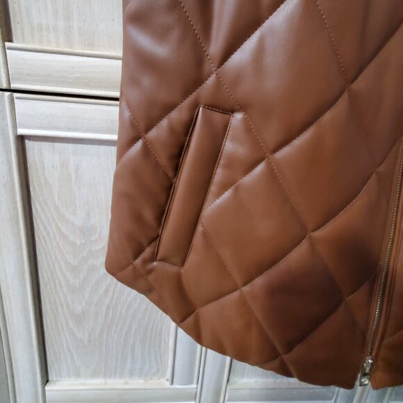 Chico’s Diamond Quilted Vest, size 1 (Small) – NWOT - Picture 7 of 9